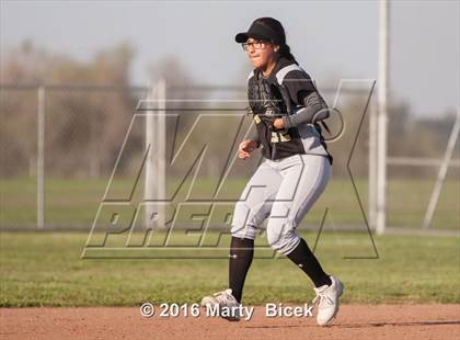 Thumbnail 2 in Sierra @ Enochs photogallery.