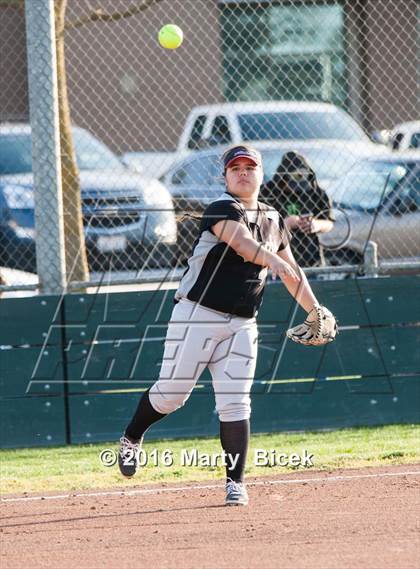 Thumbnail 3 in Sierra @ Enochs photogallery.
