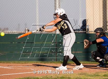 Thumbnail 1 in Sierra @ Enochs photogallery.