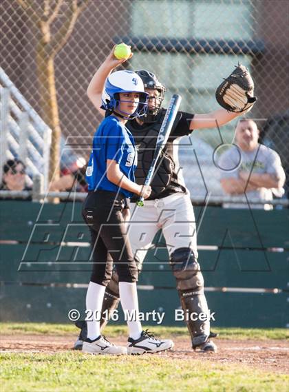 Thumbnail 1 in Sierra @ Enochs photogallery.