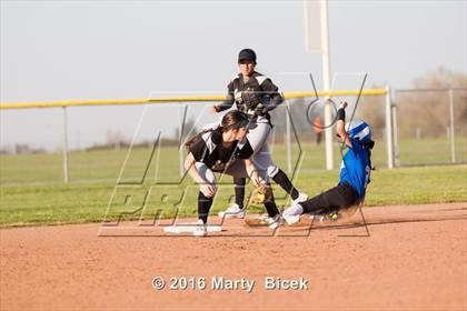 Thumbnail 3 in Sierra @ Enochs photogallery.