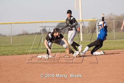 Thumbnail 2 in Sierra @ Enochs photogallery.