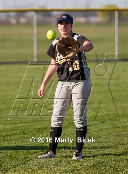 Thumbnail 1 in Sierra @ Enochs photogallery.