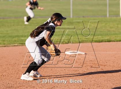 Thumbnail 2 in Sierra @ Enochs photogallery.