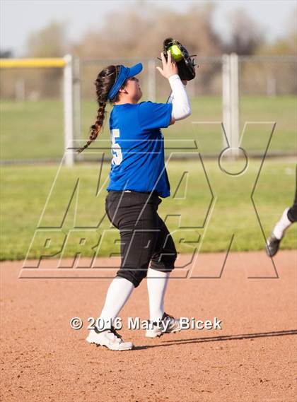 Thumbnail 1 in Sierra @ Enochs photogallery.