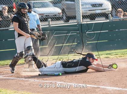 Thumbnail 2 in Sierra @ Enochs photogallery.