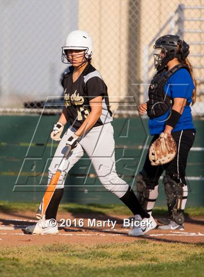 Thumbnail 1 in Sierra @ Enochs photogallery.