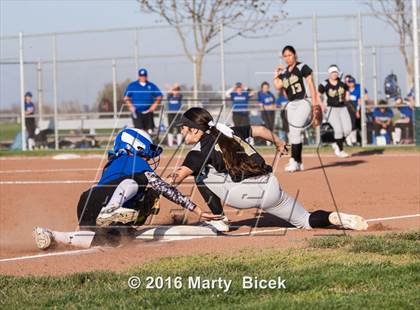 Thumbnail 2 in Sierra @ Enochs photogallery.