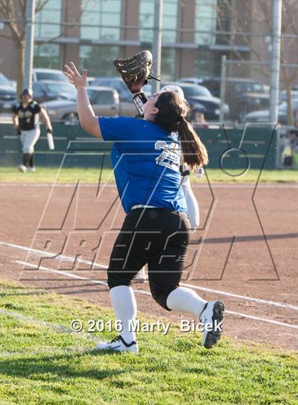 Thumbnail 1 in Sierra @ Enochs photogallery.