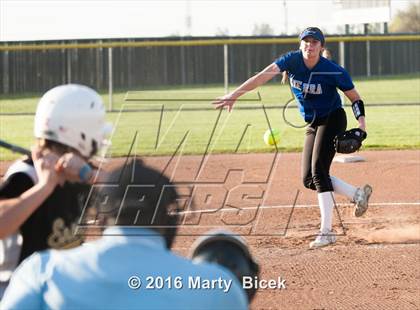 Thumbnail 1 in Sierra @ Enochs photogallery.