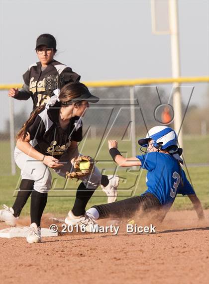Thumbnail 1 in Sierra @ Enochs photogallery.