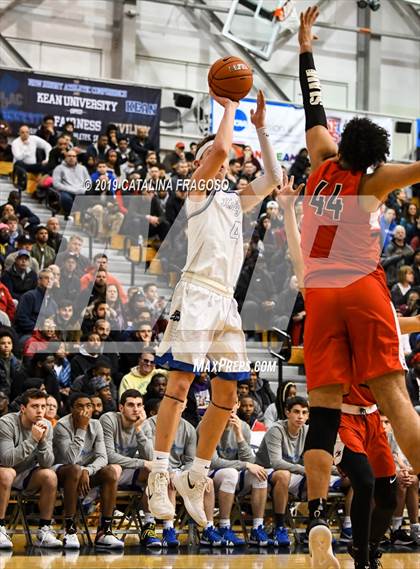 Thumbnail 2 in Long Island Lutheran vs. Gill St. Bernard's (Metro Classic) photogallery.