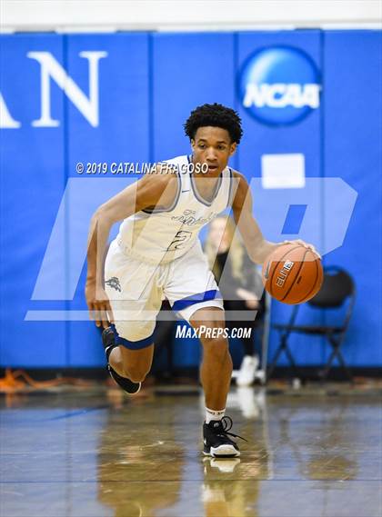 Thumbnail 2 in Long Island Lutheran vs. Gill St. Bernard's (Metro Classic) photogallery.