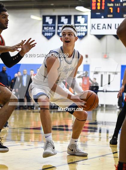 Thumbnail 2 in Long Island Lutheran vs. Gill St. Bernard's (Metro Classic) photogallery.