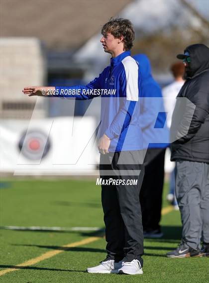 Thumbnail 3 in La Vernia vs. Ranchview (Sulphur Springs 4A Elite Invitational) photogallery.