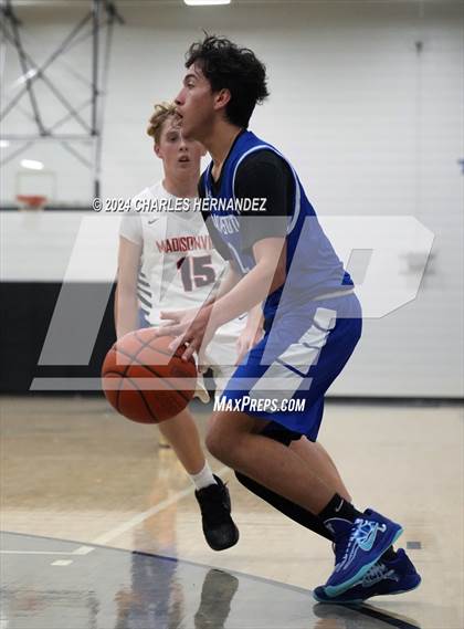 Thumbnail 3 in Madisonville vs Navasota (Mike Dacus Classic) photogallery.