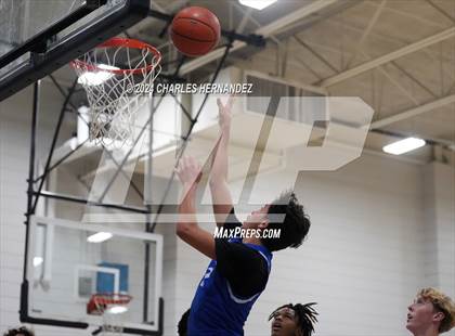 Thumbnail 3 in Madisonville vs Navasota (Mike Dacus Classic) photogallery.