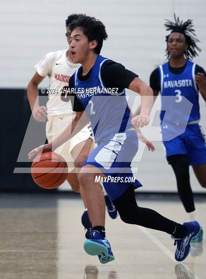 Thumbnail 2 in Madisonville vs Navasota (Mike Dacus Classic) photogallery.