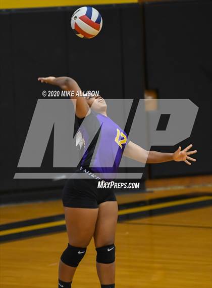 Thumbnail 3 in Chattanooga Central @ Hixson photogallery.