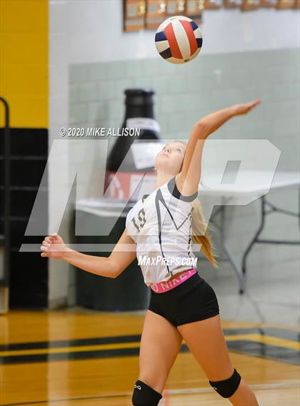 Thumbnail 3 in Chattanooga Central @ Hixson photogallery.