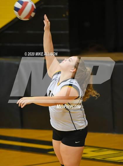 Thumbnail 2 in Chattanooga Central @ Hixson photogallery.