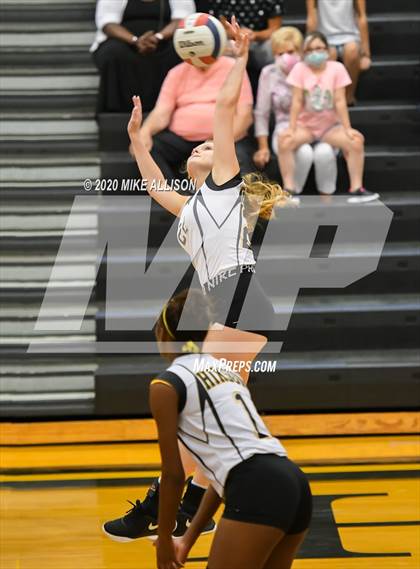 Thumbnail 3 in Chattanooga Central @ Hixson photogallery.