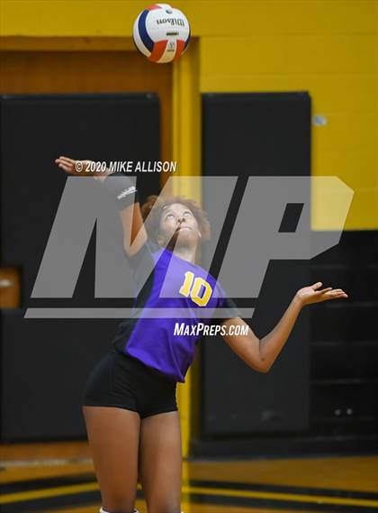 Thumbnail 2 in Chattanooga Central @ Hixson photogallery.