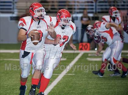 Thumbnail 1 in Fox Tech vs. Floresville (Texas Football Classic) photogallery.