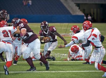 Thumbnail 3 in Fox Tech vs. Floresville (Texas Football Classic) photogallery.