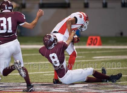 Thumbnail 3 in Fox Tech vs. Floresville (Texas Football Classic) photogallery.
