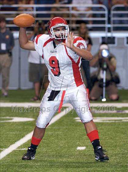 Thumbnail 2 in Fox Tech vs. Floresville (Texas Football Classic) photogallery.