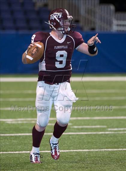 Thumbnail 2 in Fox Tech vs. Floresville (Texas Football Classic) photogallery.