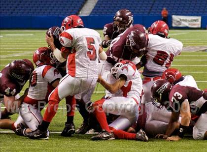 Thumbnail 2 in Fox Tech vs. Floresville (Texas Football Classic) photogallery.