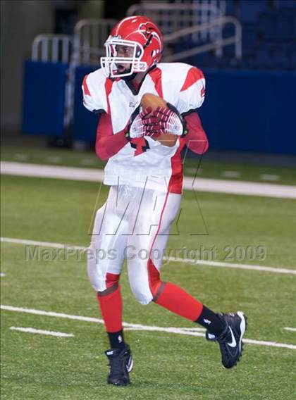 Thumbnail 3 in Fox Tech vs. Floresville (Texas Football Classic) photogallery.