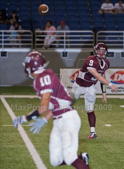Thumbnail 1 in Fox Tech vs. Floresville (Texas Football Classic) photogallery.
