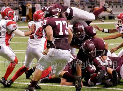 Thumbnail 2 in Fox Tech vs. Floresville (Texas Football Classic) photogallery.