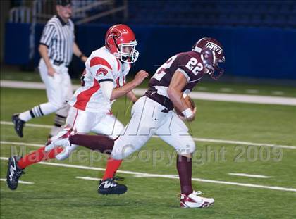 Thumbnail 1 in Fox Tech vs. Floresville (Texas Football Classic) photogallery.