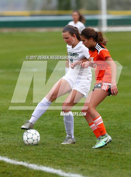 Thumbnail 2 in Niwot vs. Erie (CHSAA 4A First Round) photogallery.