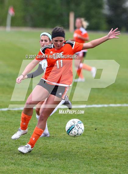 Thumbnail 3 in Niwot vs. Erie (CHSAA 4A First Round) photogallery.