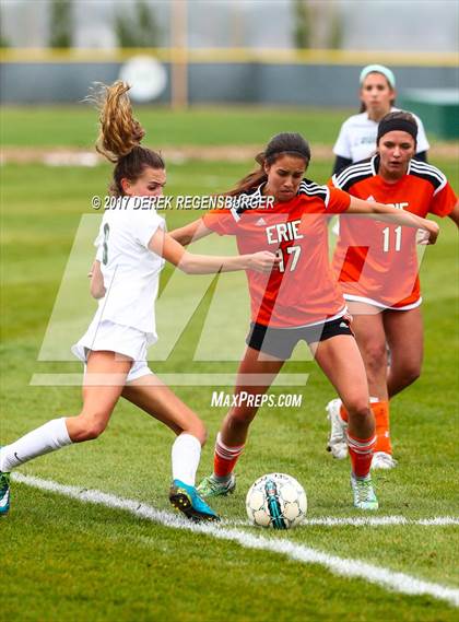Thumbnail 3 in Niwot vs. Erie (CHSAA 4A First Round) photogallery.