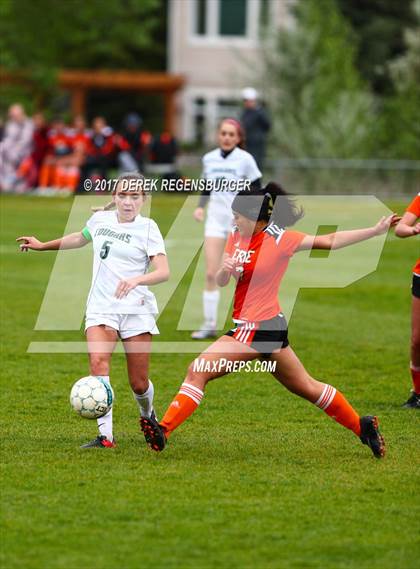Thumbnail 3 in Niwot vs. Erie (CHSAA 4A First Round) photogallery.