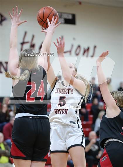 Thumbnail 3 in Fairfield Union @ Liberty Union photogallery.