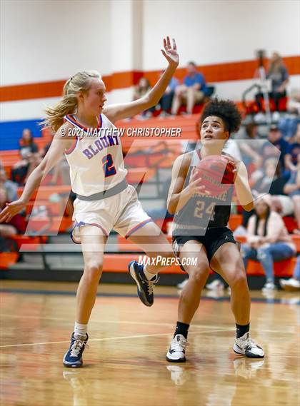 Thumbnail 1 in Navarre vs. William Blount (Sandestin Christmas Classic) photogallery.