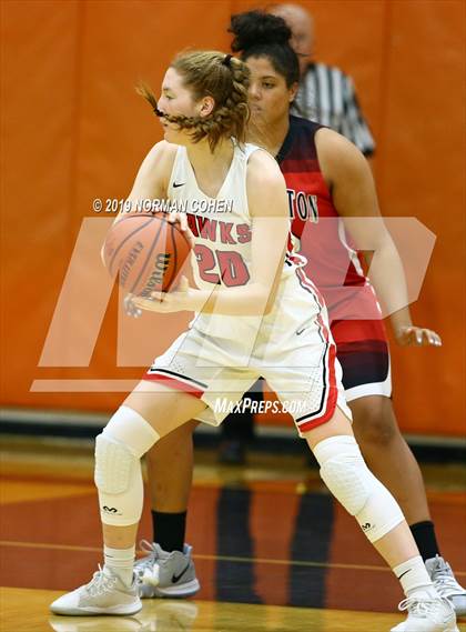 Thumbnail 3 in Maine South vs. Barrington photogallery.