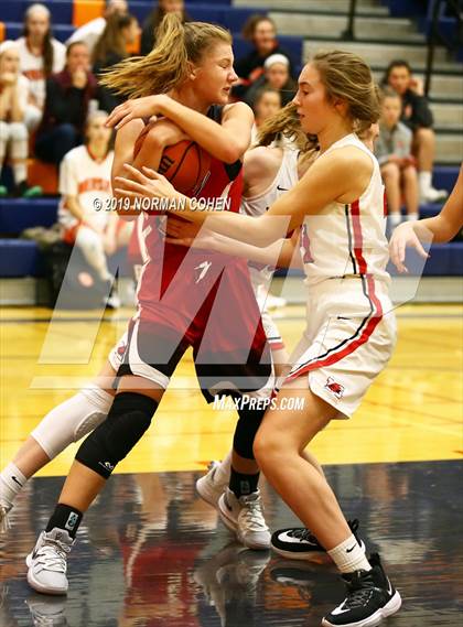 Thumbnail 3 in Maine South vs. Barrington photogallery.