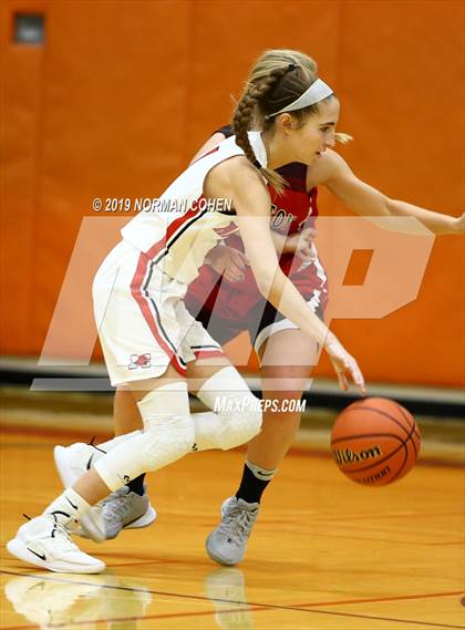Thumbnail 3 in Maine South vs. Barrington photogallery.