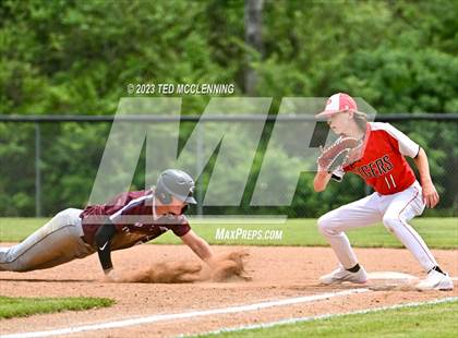 Thumbnail 1 in Pangburn vs Perryville (AAA 3A Regional first round) photogallery.