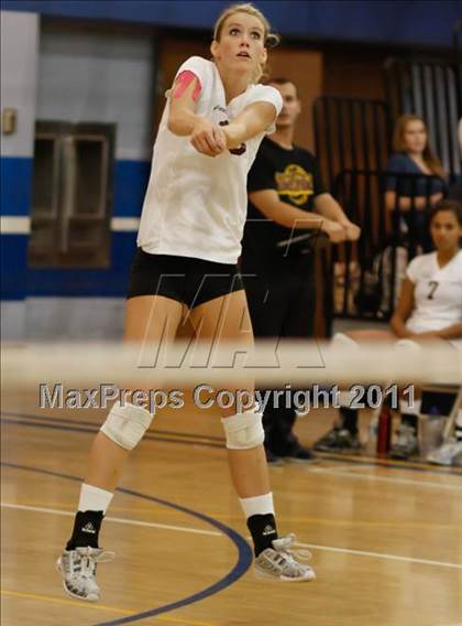 Thumbnail 3 in Agoura vs Simi Valley photogallery.