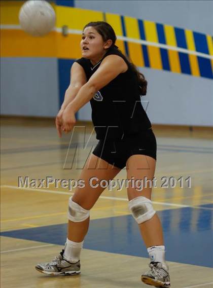 Thumbnail 2 in Agoura vs Simi Valley photogallery.
