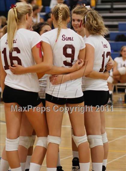 Thumbnail 3 in Agoura vs Simi Valley photogallery.